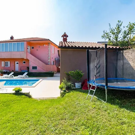 Holiday House Damir - 1 And 2 - Happy Apartment