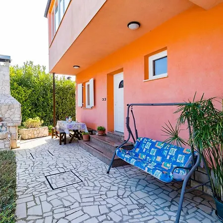 Apartment Holiday House Damir - 1 And 2 - Happy *