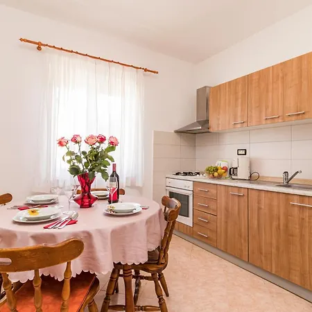 Holiday House Damir - 1 And 2 - Happy Apartment