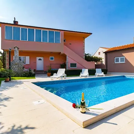 Holiday House Damir - 1 And 2 - Happy Apartment