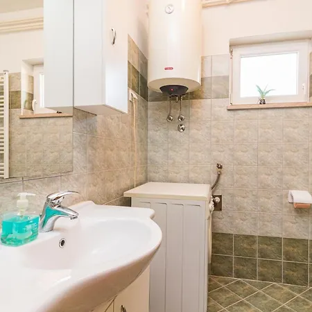 Holiday House Damir - 1 And 2 - Happy Apartment Pula
