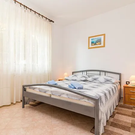 Holiday House Damir - 1 And 2 - Happy Apartment Pula