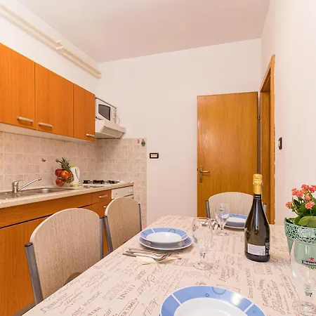 Holiday House Damir - 1 And 2 - Happy Apartment Pula